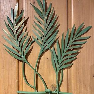 Metal Wall Art. Hanging Palm Leaf Plant Holder. Moss Green. Vintage Decor.